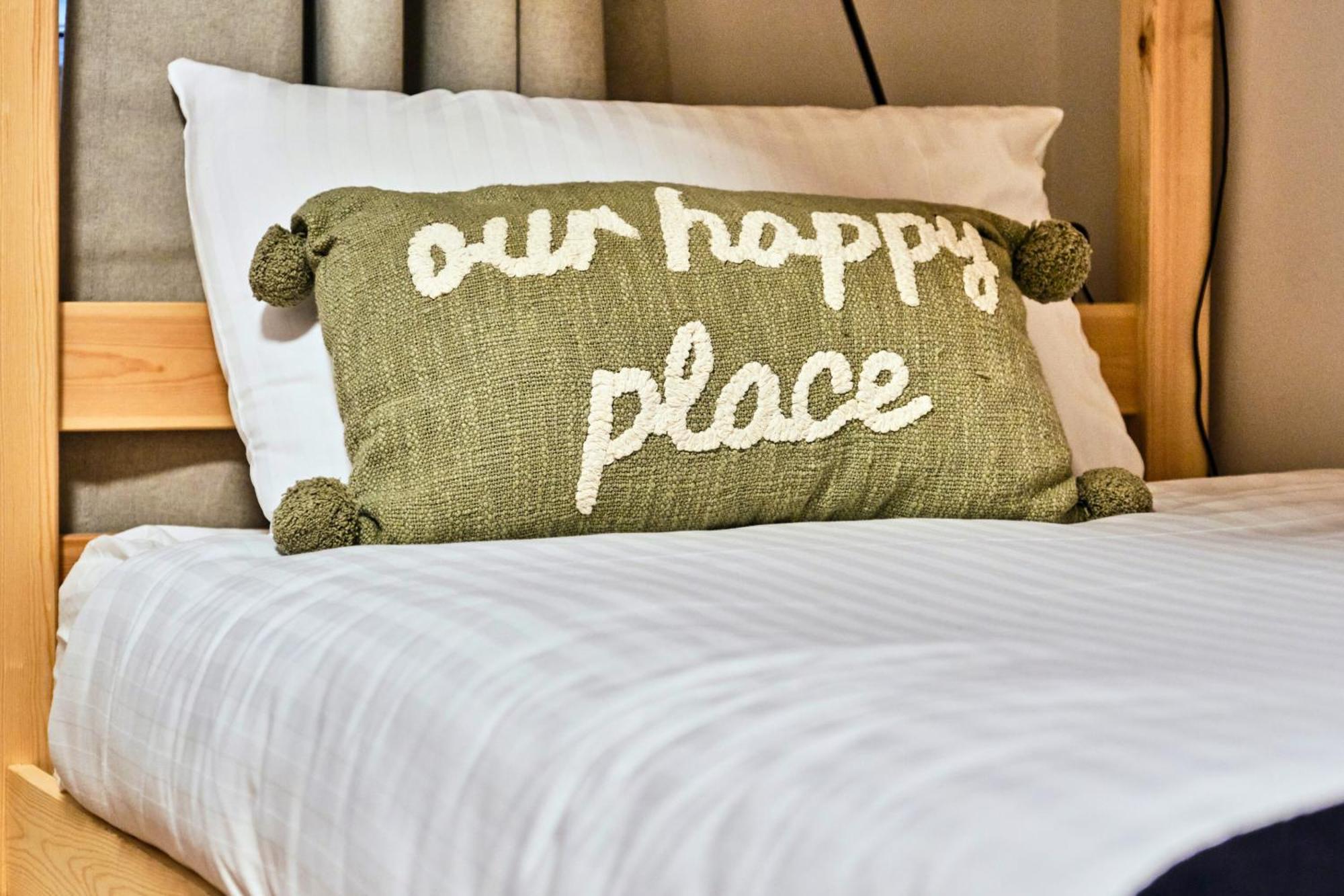 2 Dunluce Park - By The Sea